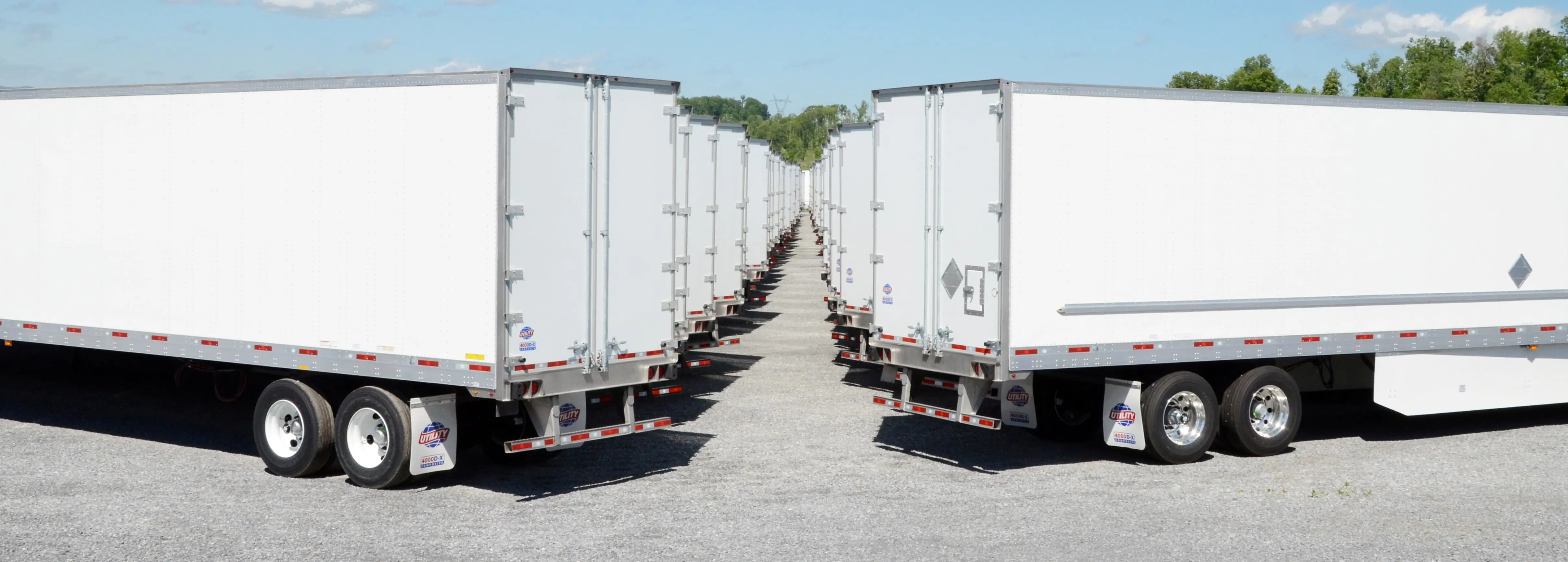 Row of Utility 4000D‑X dry vans